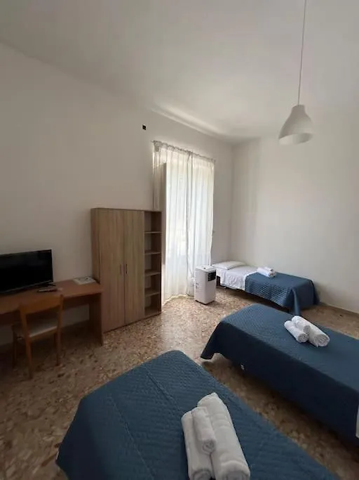 Casa Vacanze Il Glicine Torre Archirafi Lejlighed